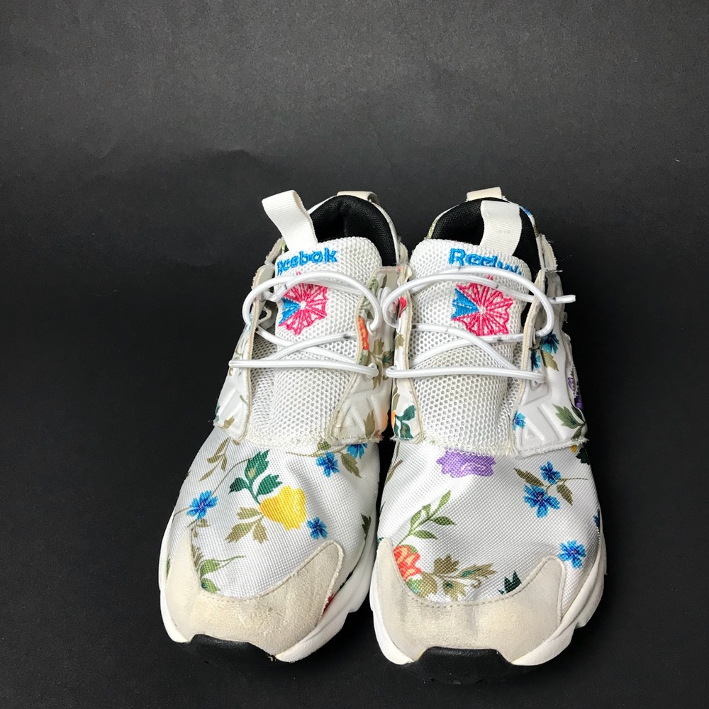 Floral Reebok - Picture 2 of 5